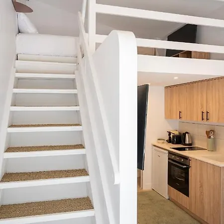 - C1 Apartment